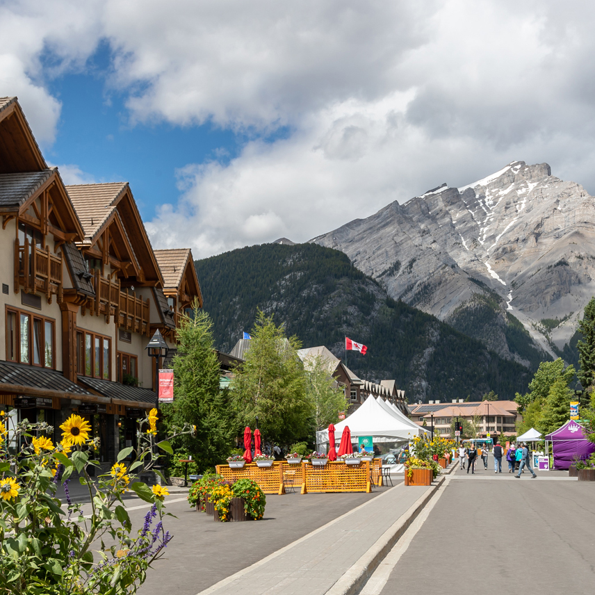 banff_downtown_square